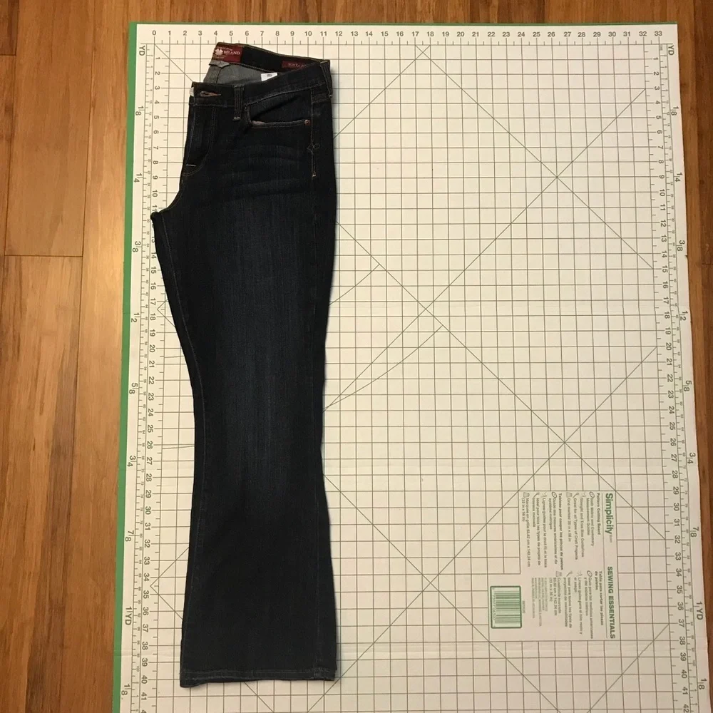 Lucky Brand Sofia Boot Jeans 041 - Picture 7 of 7